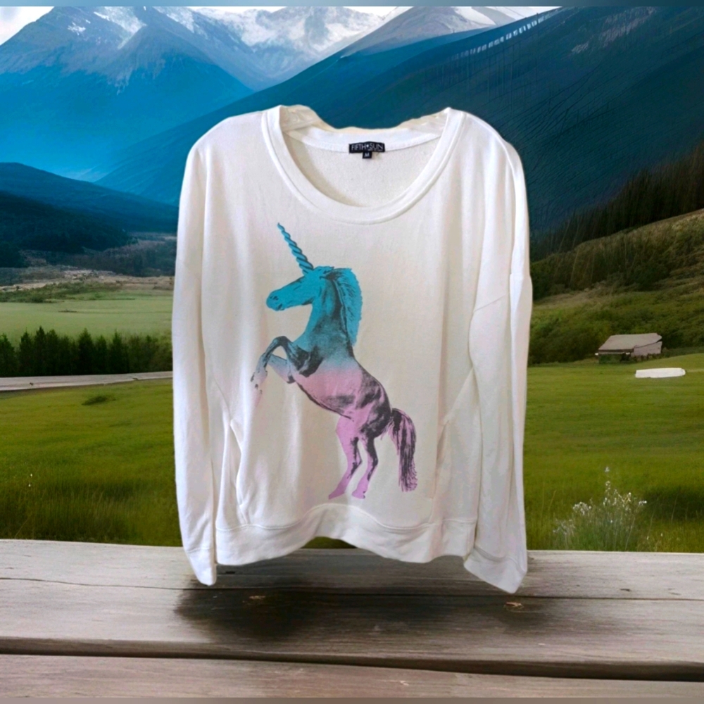 Unicorn Print Top Size Medium NWT